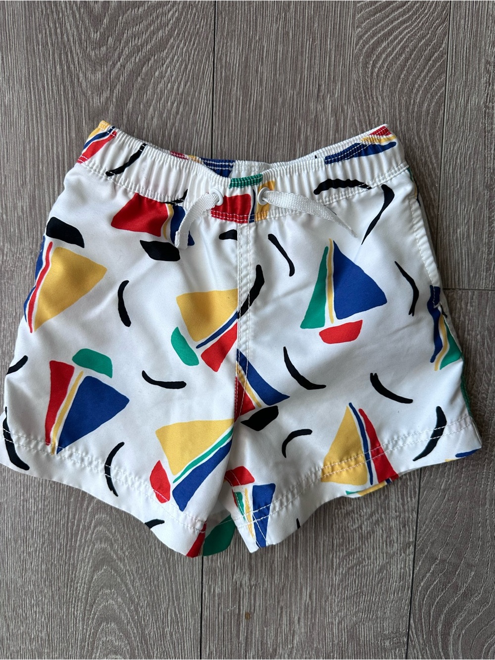 Hanna Andersson White Sailboat Print Shorts with Multicolor Accents